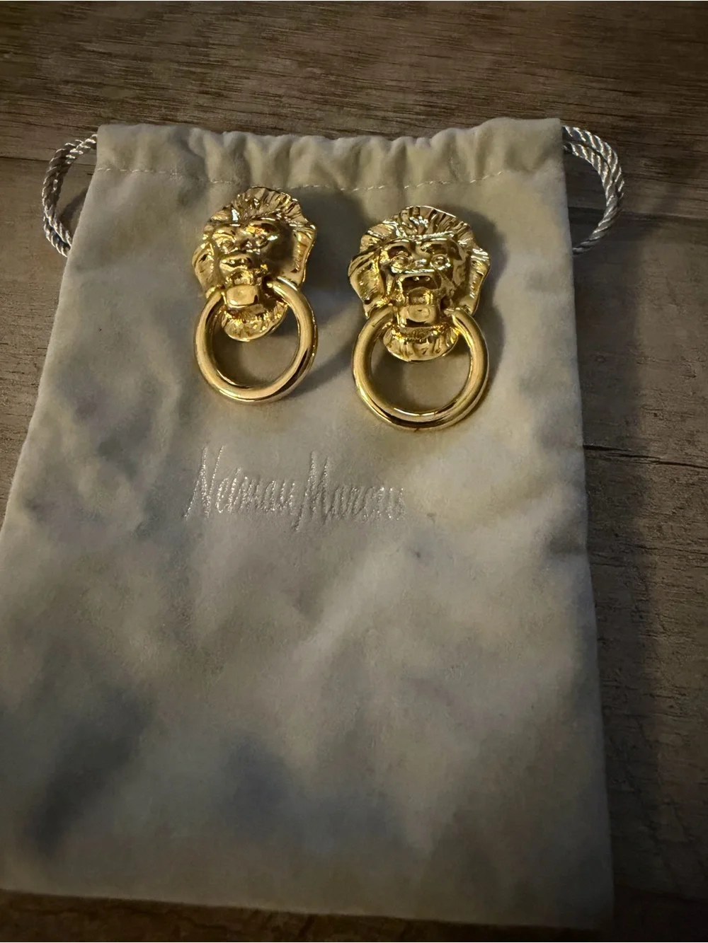 Kenneth Jay Lane Gold Lion Doorknocker Vintage Clip Earrings - Picture 2 of 4